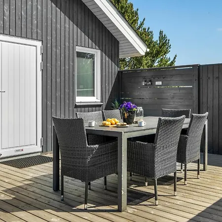 3 Bedroom Pet Friendly In *